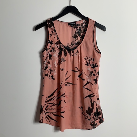 Le Chateau light pink floral sleeveless blouse - Picture 1 of 5